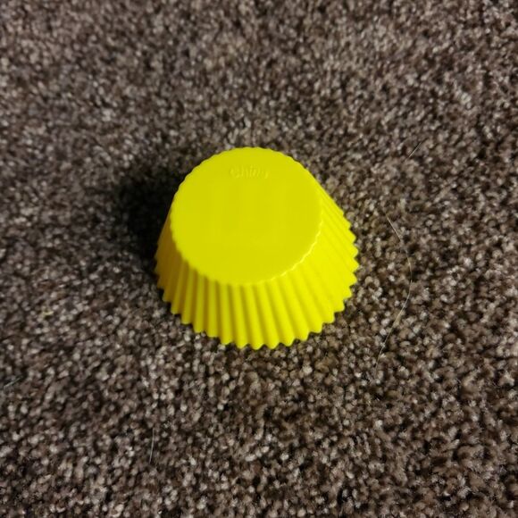 M&M's World Silicone Baking Mini Muffin Cup - Yellow Non-Stick Replacement - Picture 2 of 3